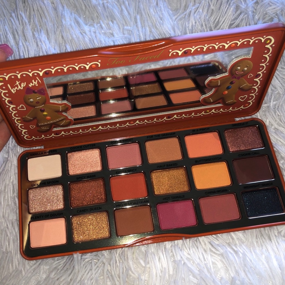 Too Faced Gingerbread extra spicy palette